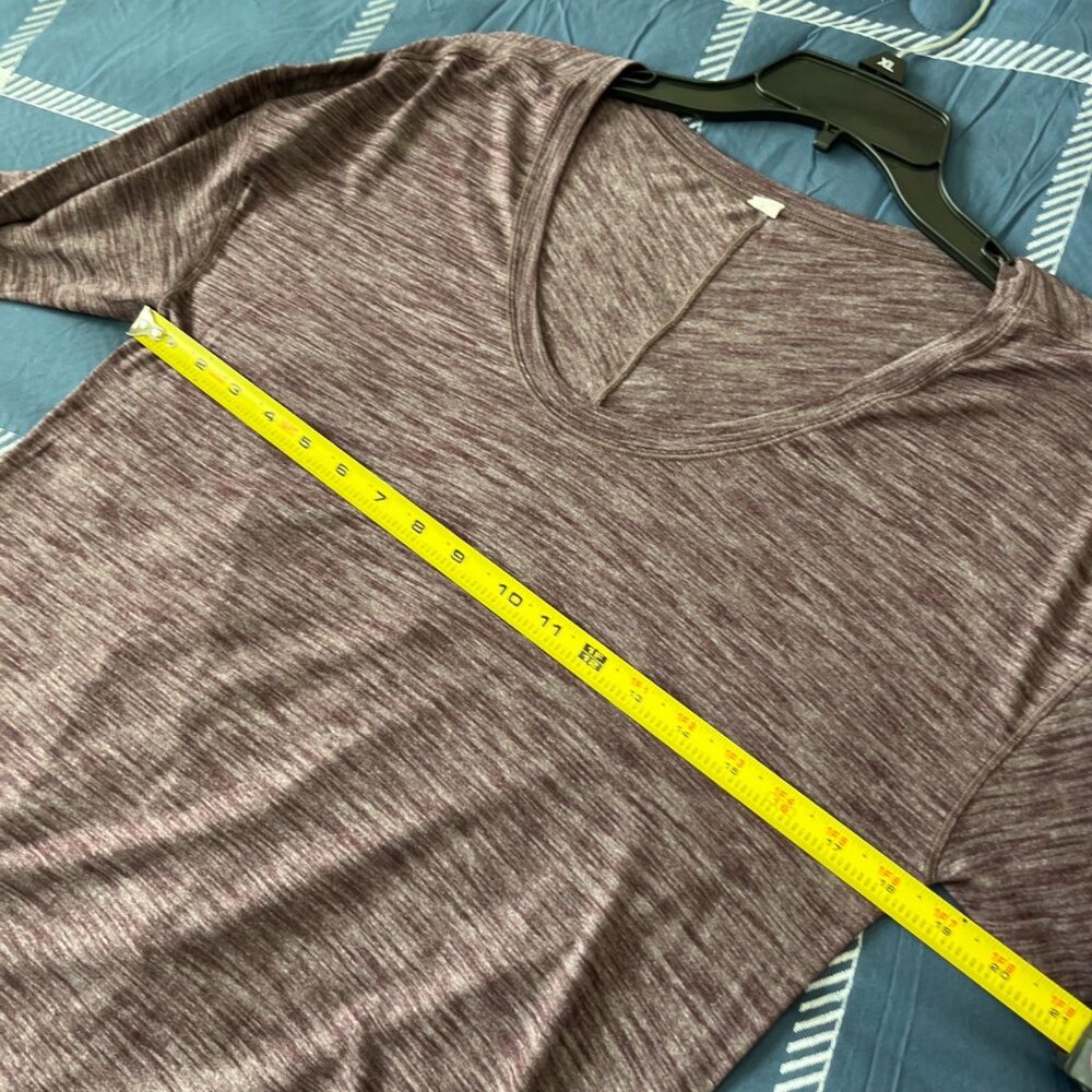 Lululemon Meant To Move Long Sleeve in Heathered Black Cherry Size 8 - Picture 8 of 10